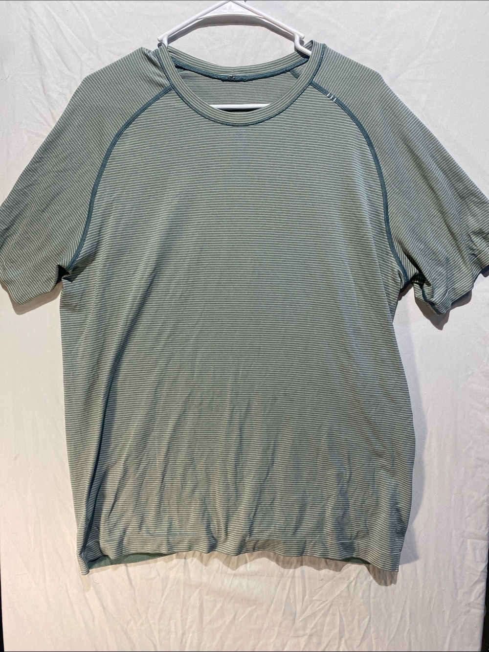 Men's lululemon Lightweight Crew Neck Short Sleeve Shirt - Sage Green